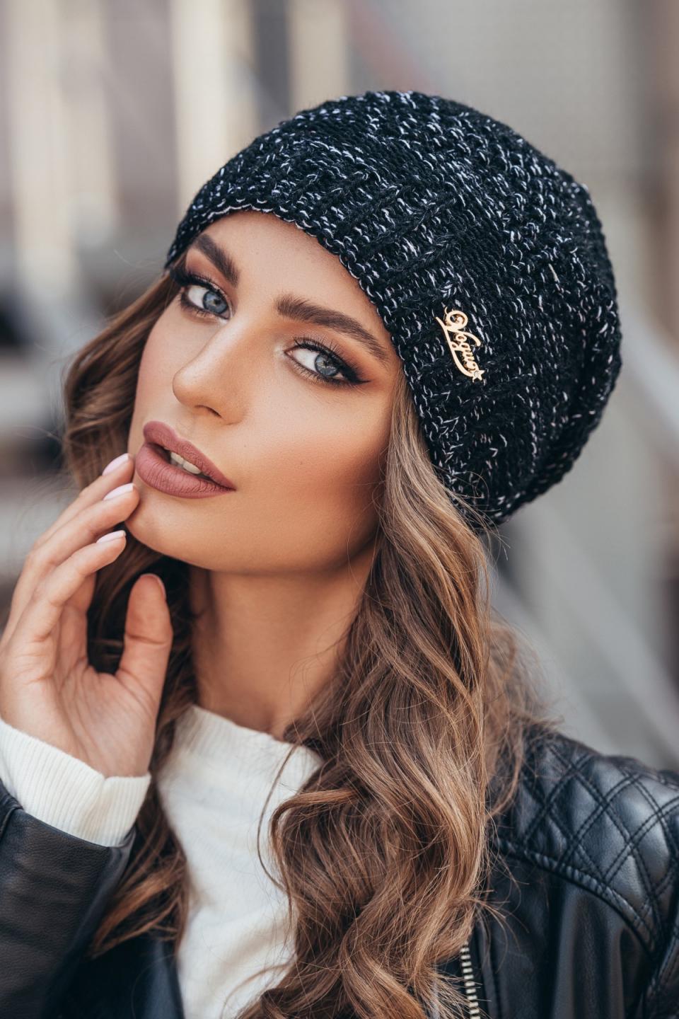 Women&#39;s knitted hat &quot;Isa&quot; (black melange)