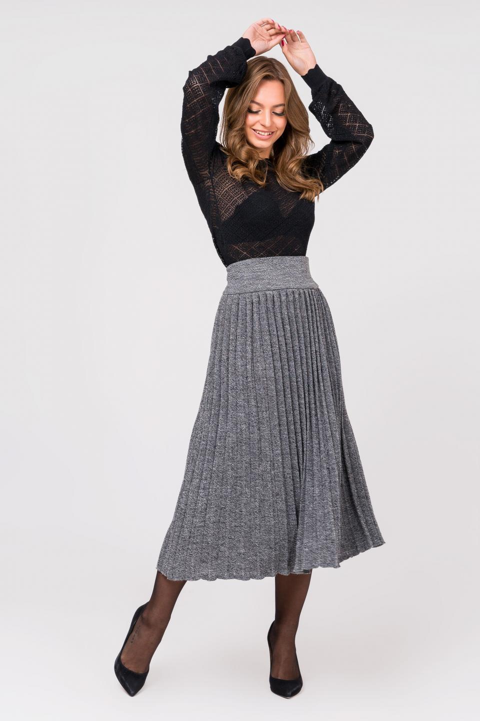 Pleated midi knitted skirt (ash melange)