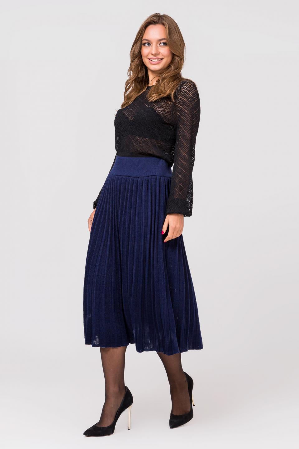 Midi pleated knitted skirt (blue)