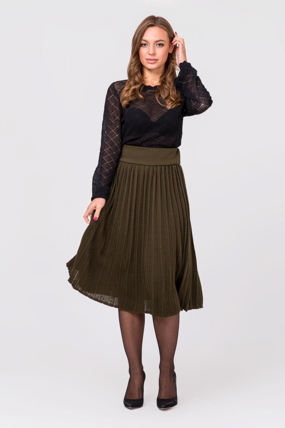 Midi pleated knitted skirt (khaki)