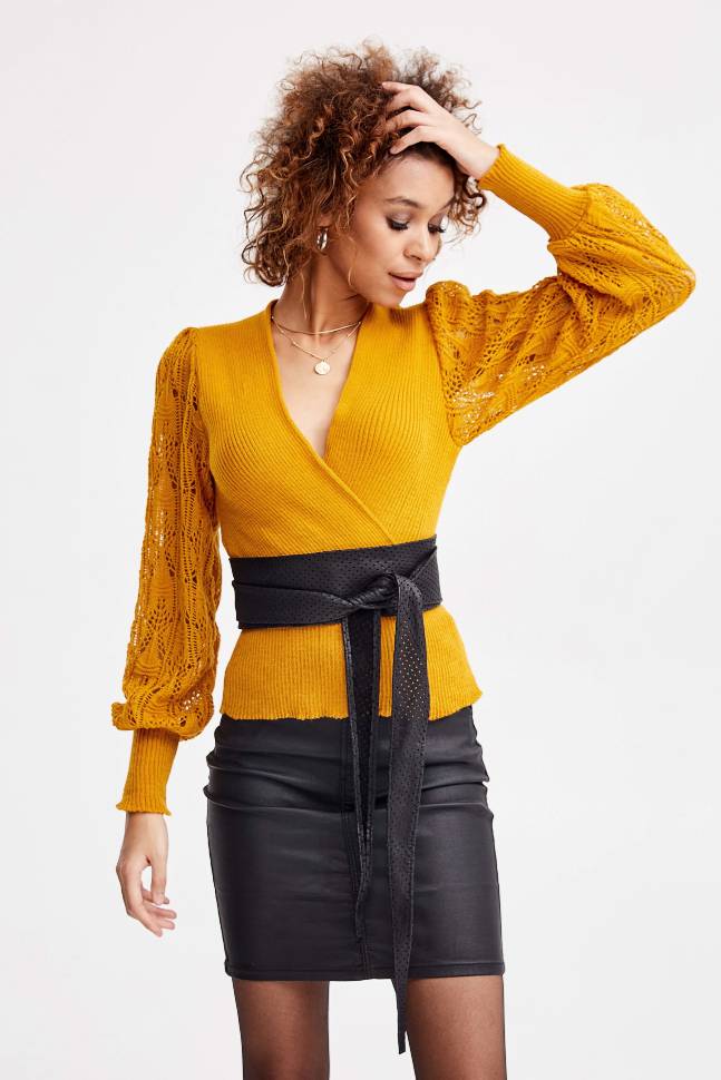 Fashionable jumper with the smell of "Taya" (mustard)