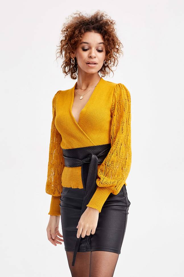 Fashionable jumper with the smell of "Taya" (mustard)
