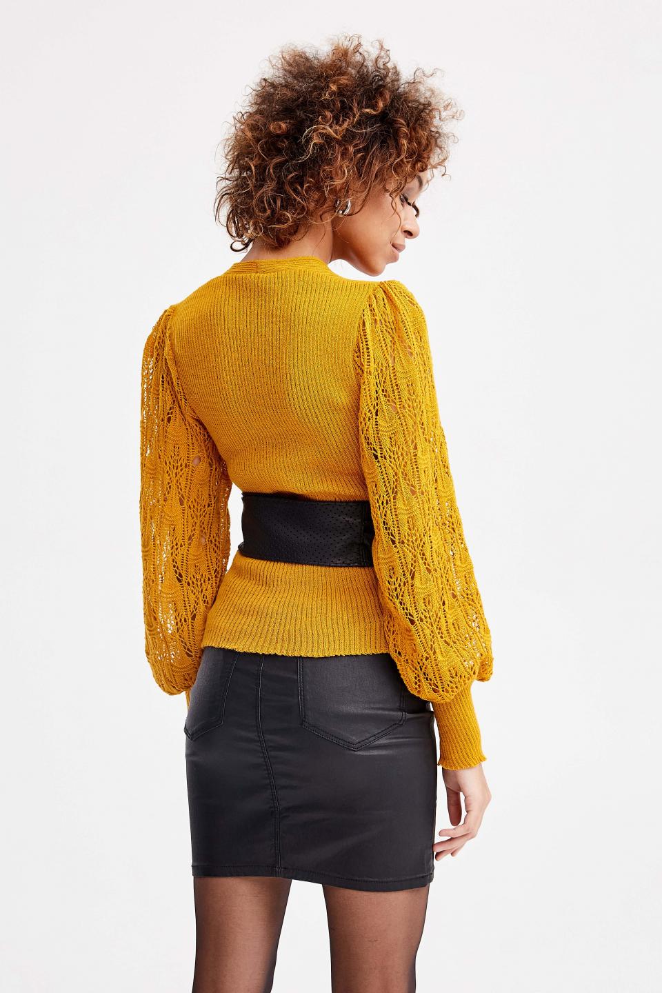 Fashionable jumper with the smell of &quot;Taya&quot; (mustard)