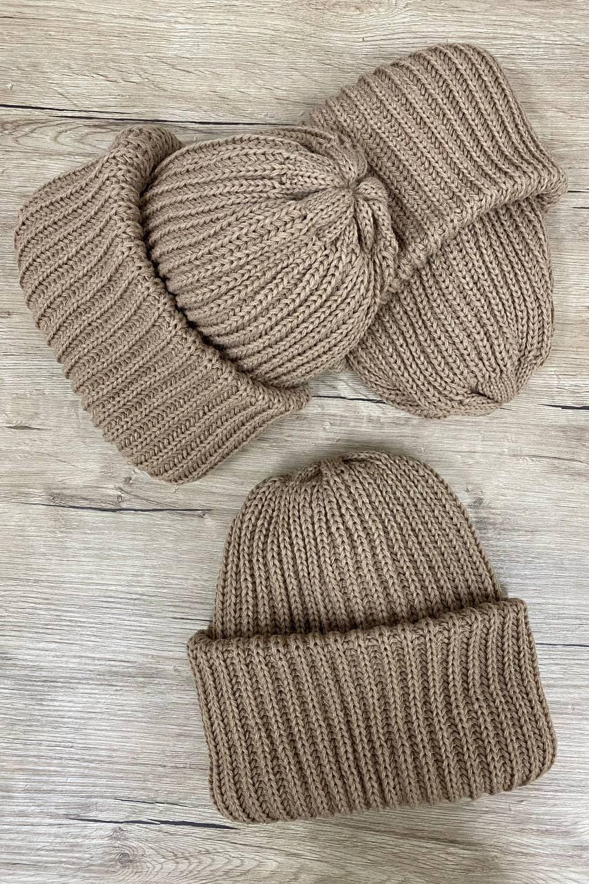 Warm knitted hat &quot;Dance&quot; (beige)