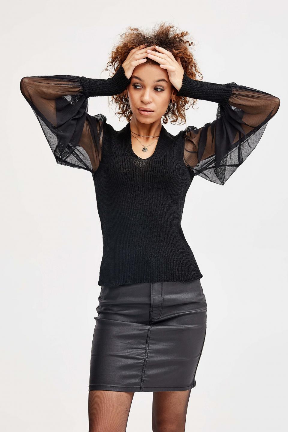 Fashionable jumper with a spectacular frill &quot;Blouzon&quot; (black)