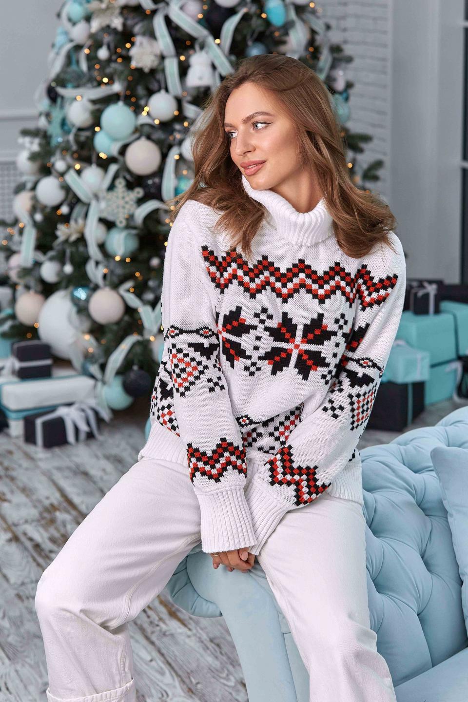 Теплый свитер с норвежским орнаментом «Берта» (белый, черный, терракот)