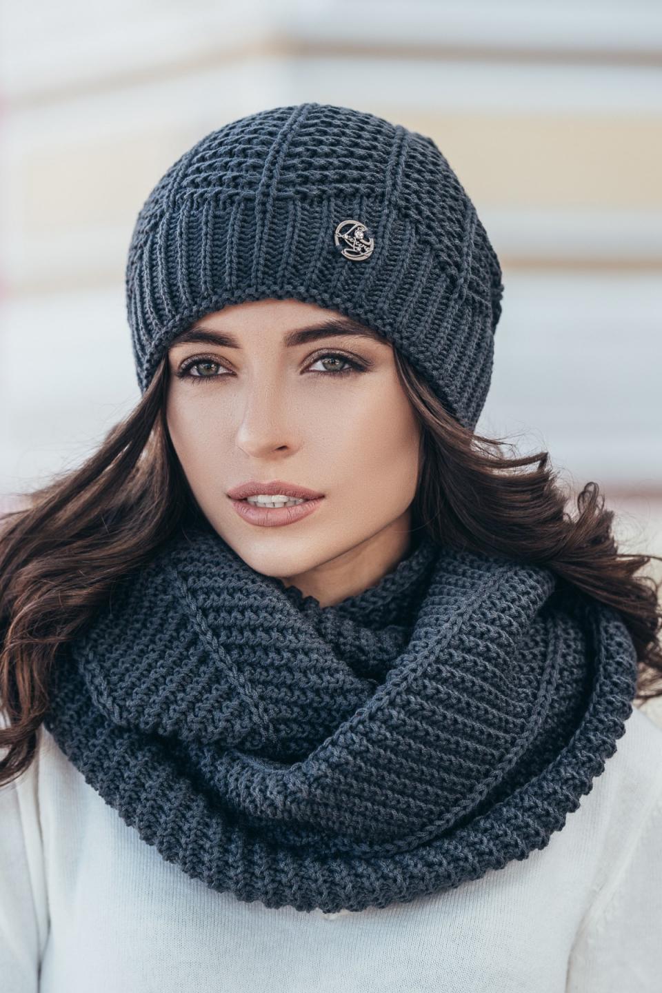 Set: knitted cap and snood &quot;Note&quot; (graphite)