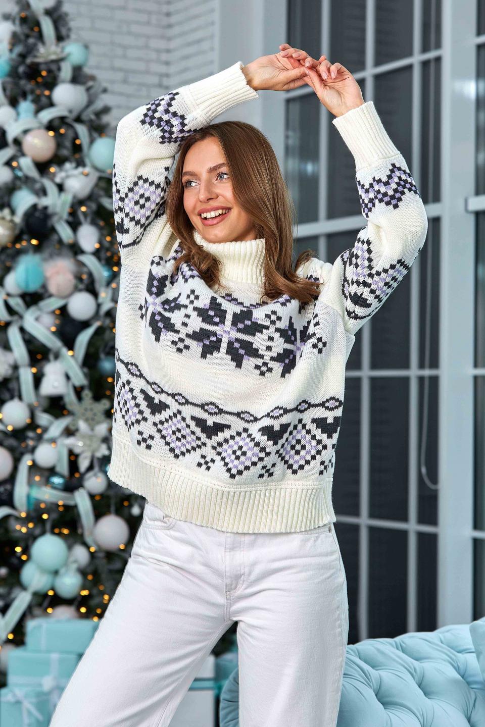 Теплий светр із норвезьким орнаментом «Берта» (молоко, графіт, фіолетовий)