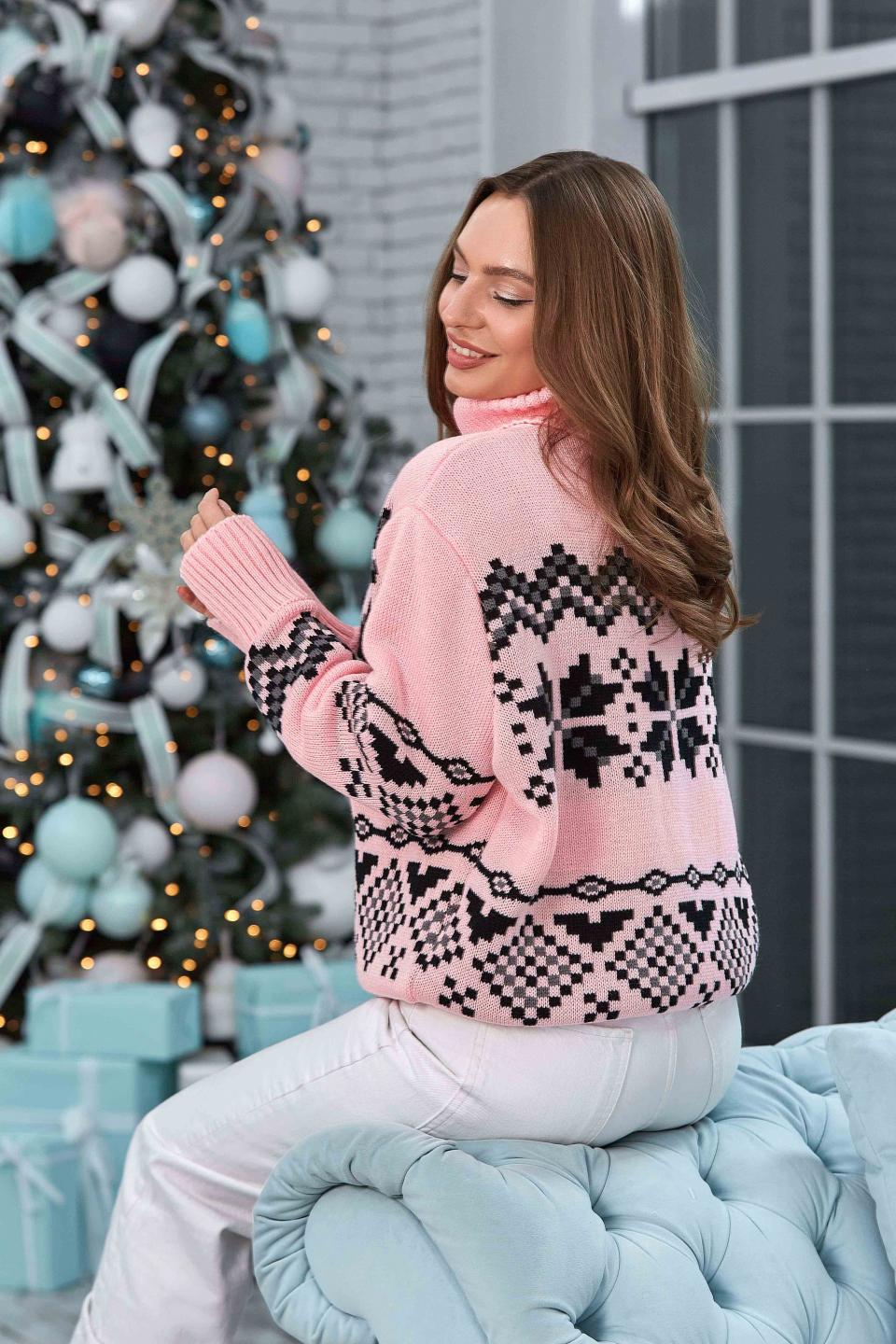 Warm sweater with Norwegian ornament &quot;Berta&quot; (pink, black, graphite)