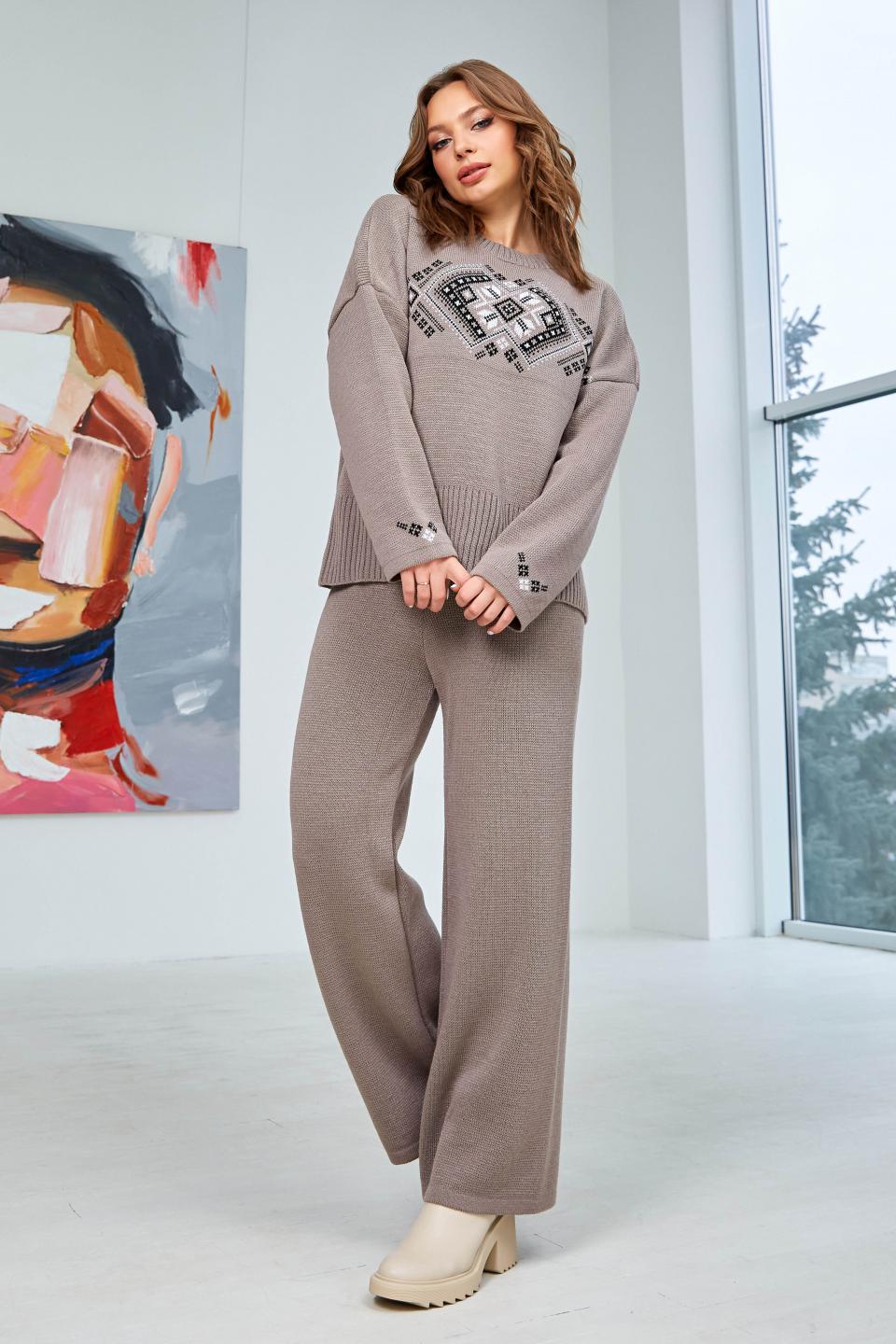 Set: «Ethno» jumper and trousers (cappuccino, black, white)