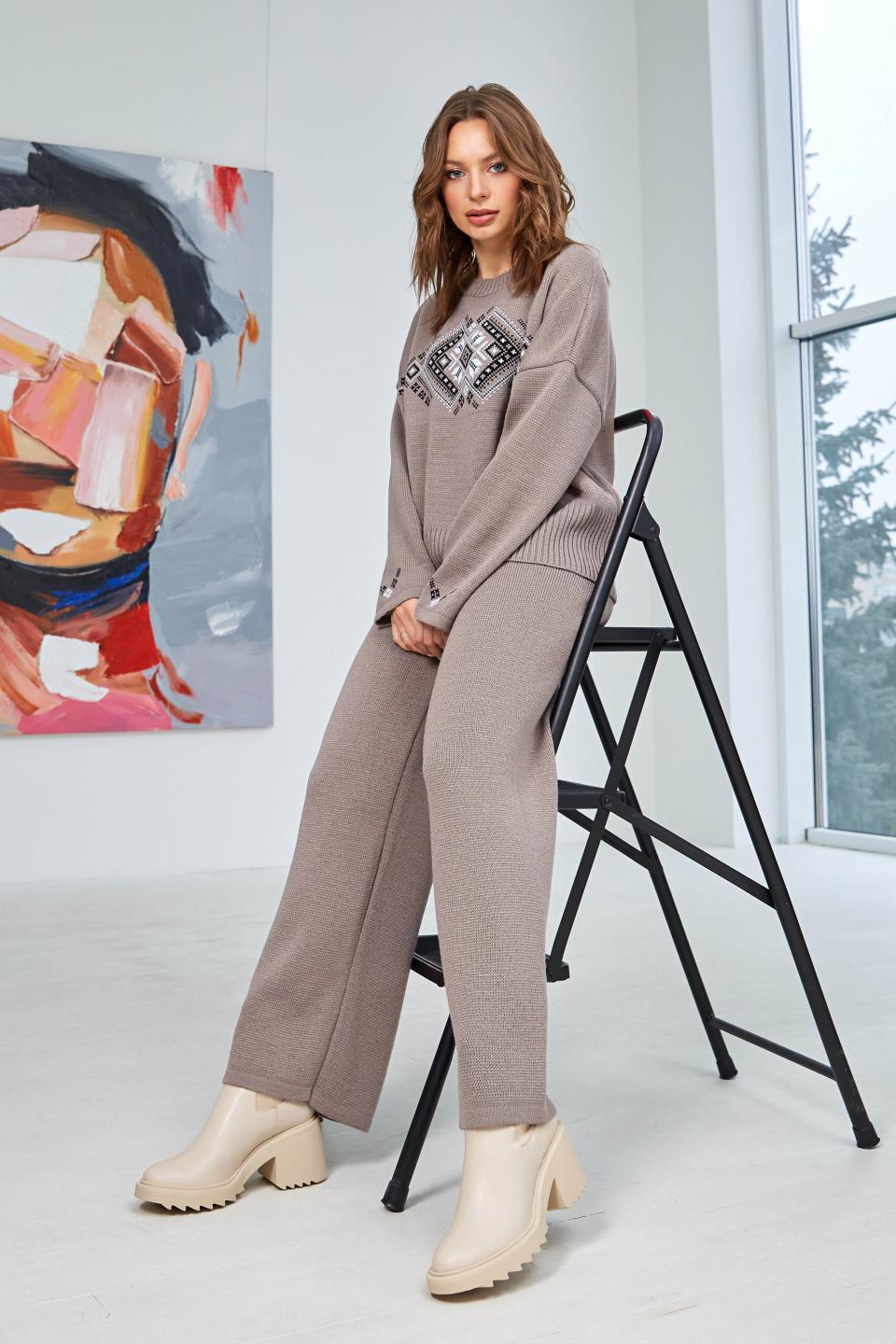 Set: «Ethno» jumper and trousers (cappuccino, black, white)