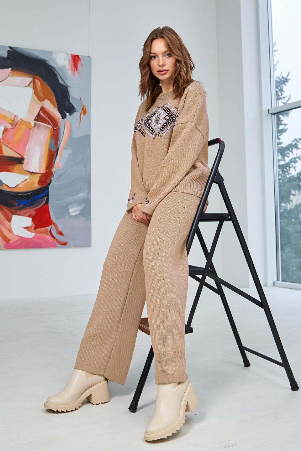 Set: «Ethno» jumper and trousers (beige, black, white)