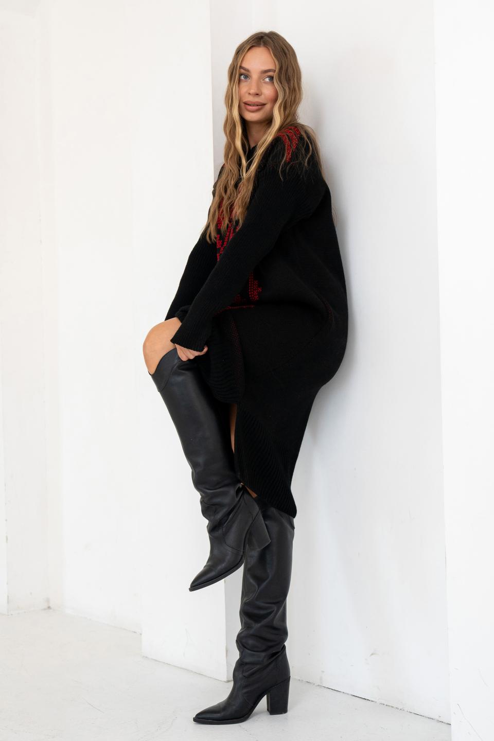 В'язана сукня вишиванка «Вербена» (чорний, бордо, алий)