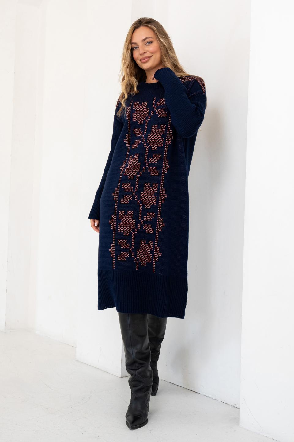 В'язана сукня вишиванка «Вербена» (синій, чорний, корал)