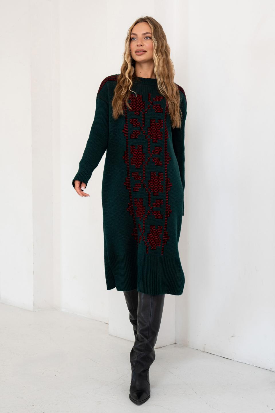 В'язана сукня вишиванка «Вербена» (смарагд, чорний, червоний)