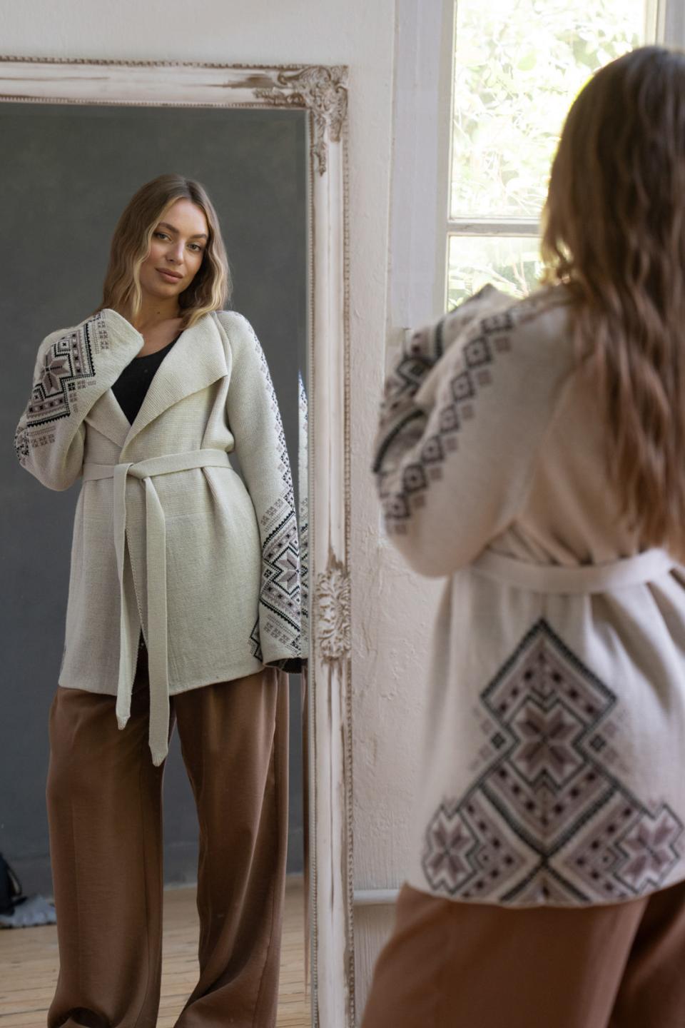 Knitted jacket in ethnic style "Kristina" (linen, cappuccino, black)