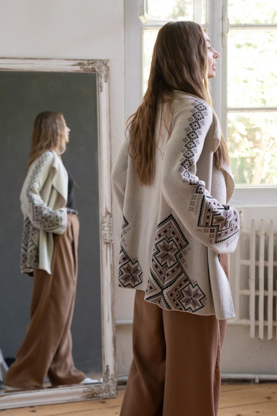 Knitted jacket in ethnic style "Kristina" (linen, cappuccino, black)