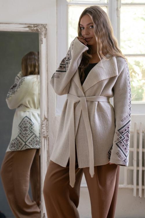 Knitted jacket in ethnic style 