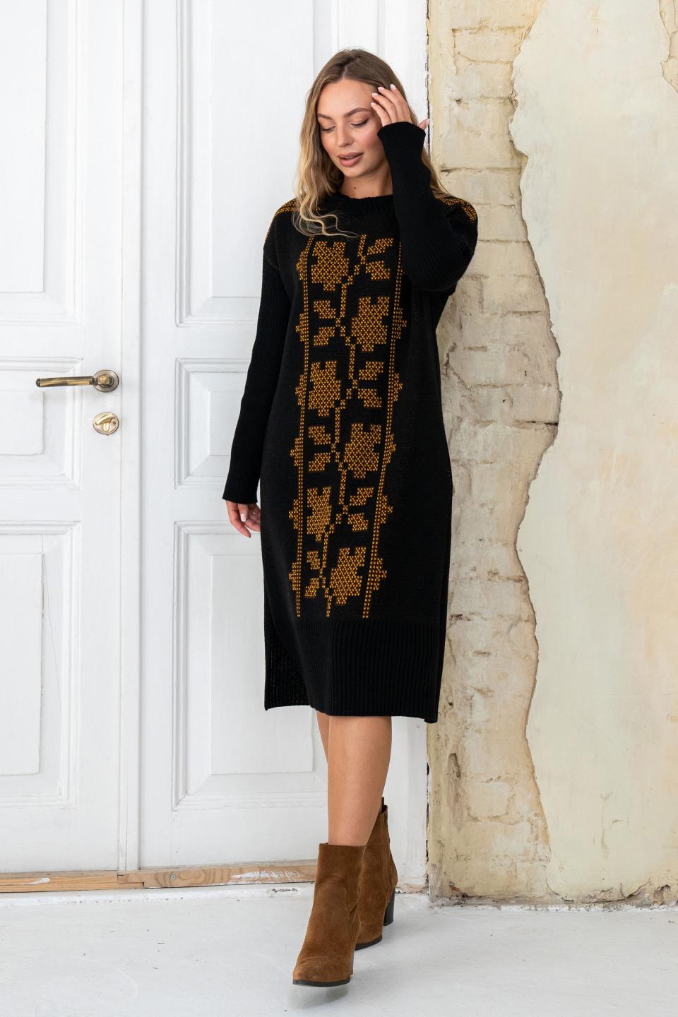 В'язана сукня вишиванка «Вербена» (чорний, шоколад, гірчиця)