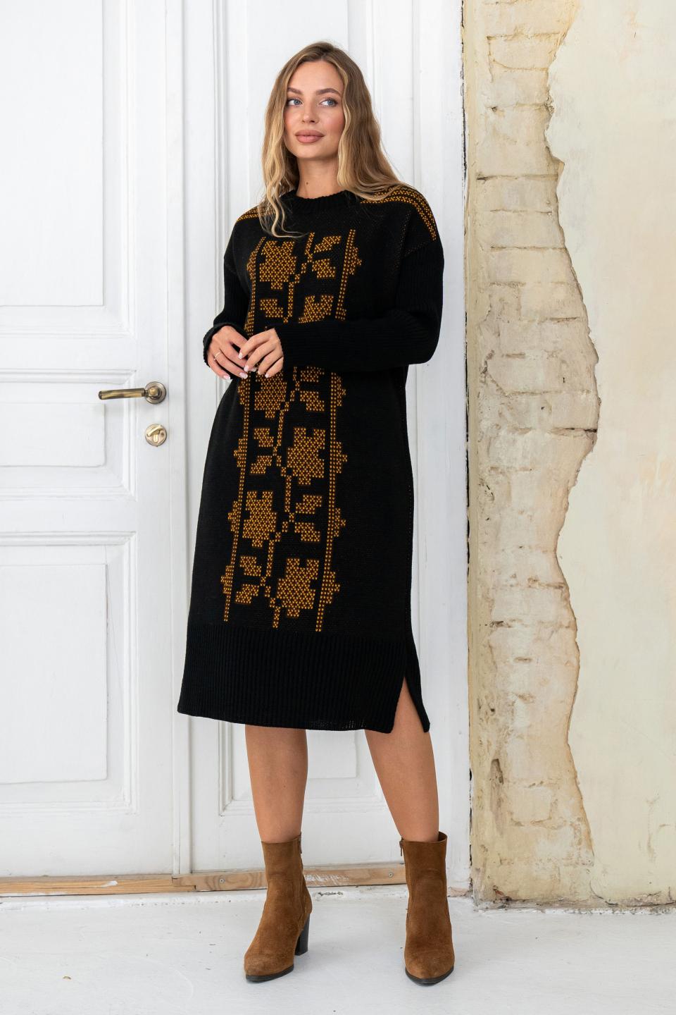 В'язана сукня вишиванка «Вербена» (чорний, шоколад, гірчиця)