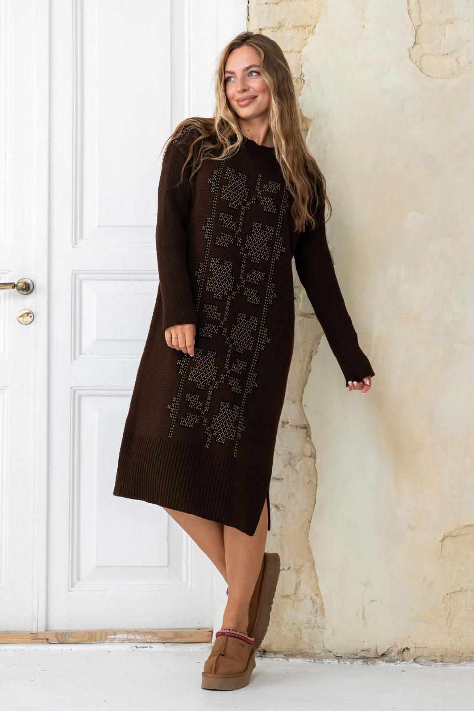 В'язана сукня вишиванка «Вербена» (шоколад, чорний, карамель)