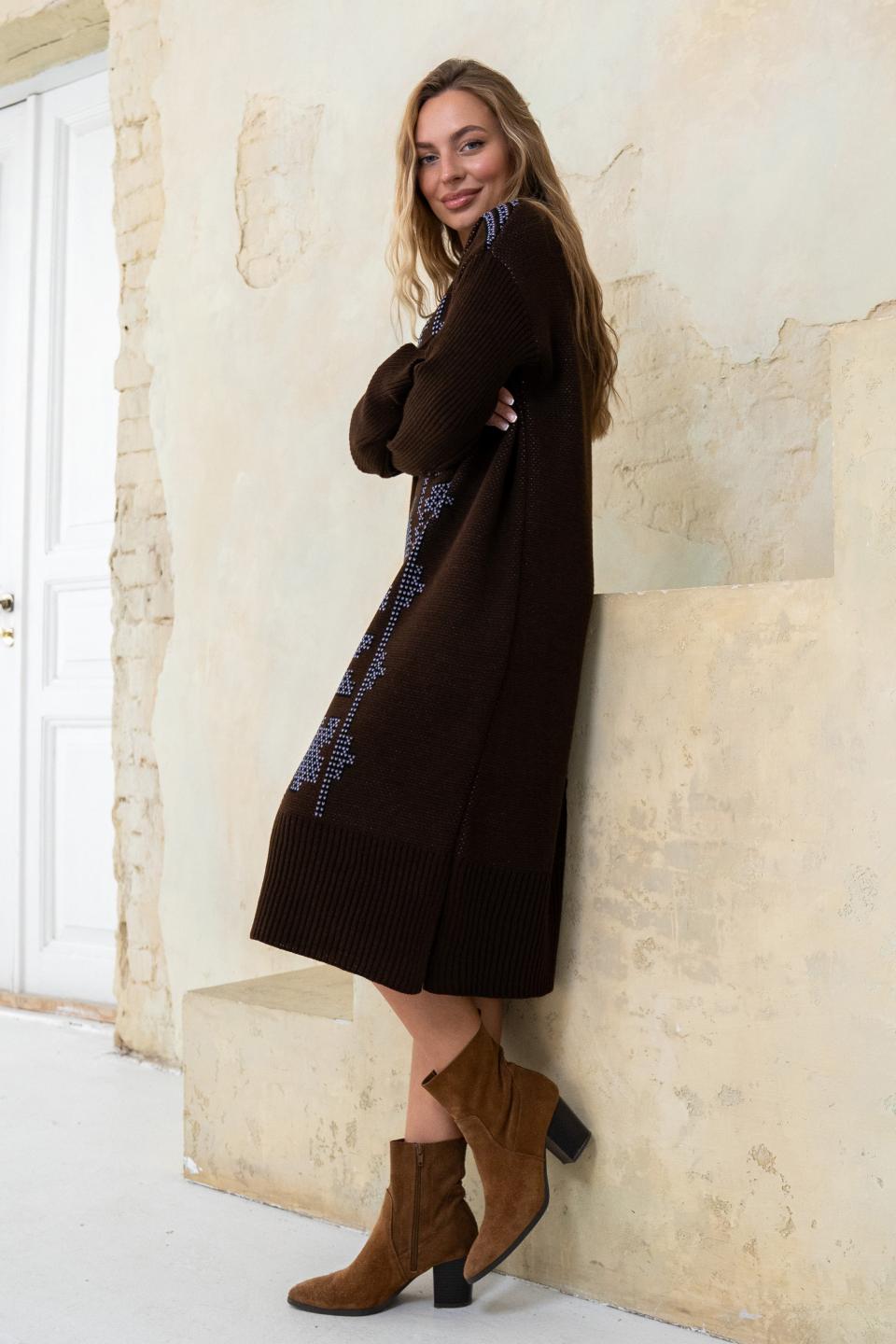 В'язана сукня вишиванка «Вербена» (шоколад, чорний, ліловий)