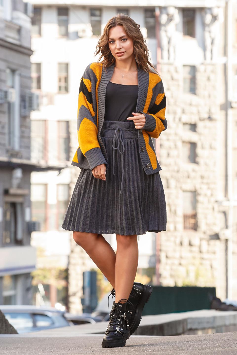 Knitted pleated mini skirt (graphite)