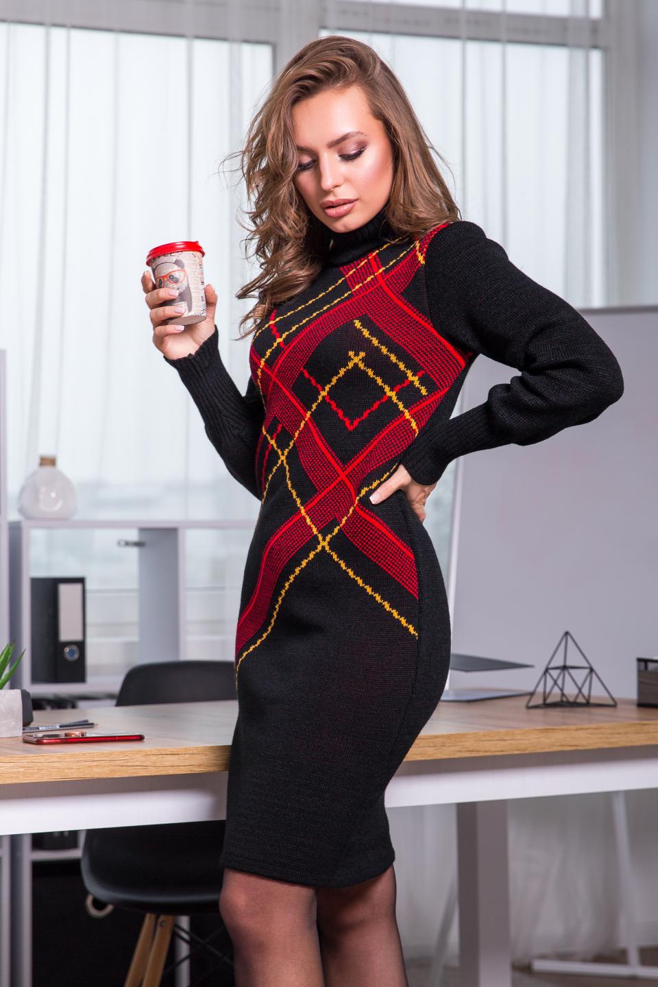 Теплое вязаное платье «Клетка» (черный, красный, горчица)